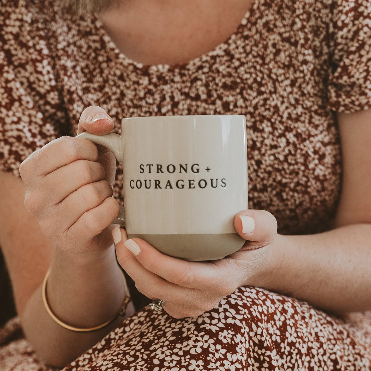 Tasse à café forte et courageuse