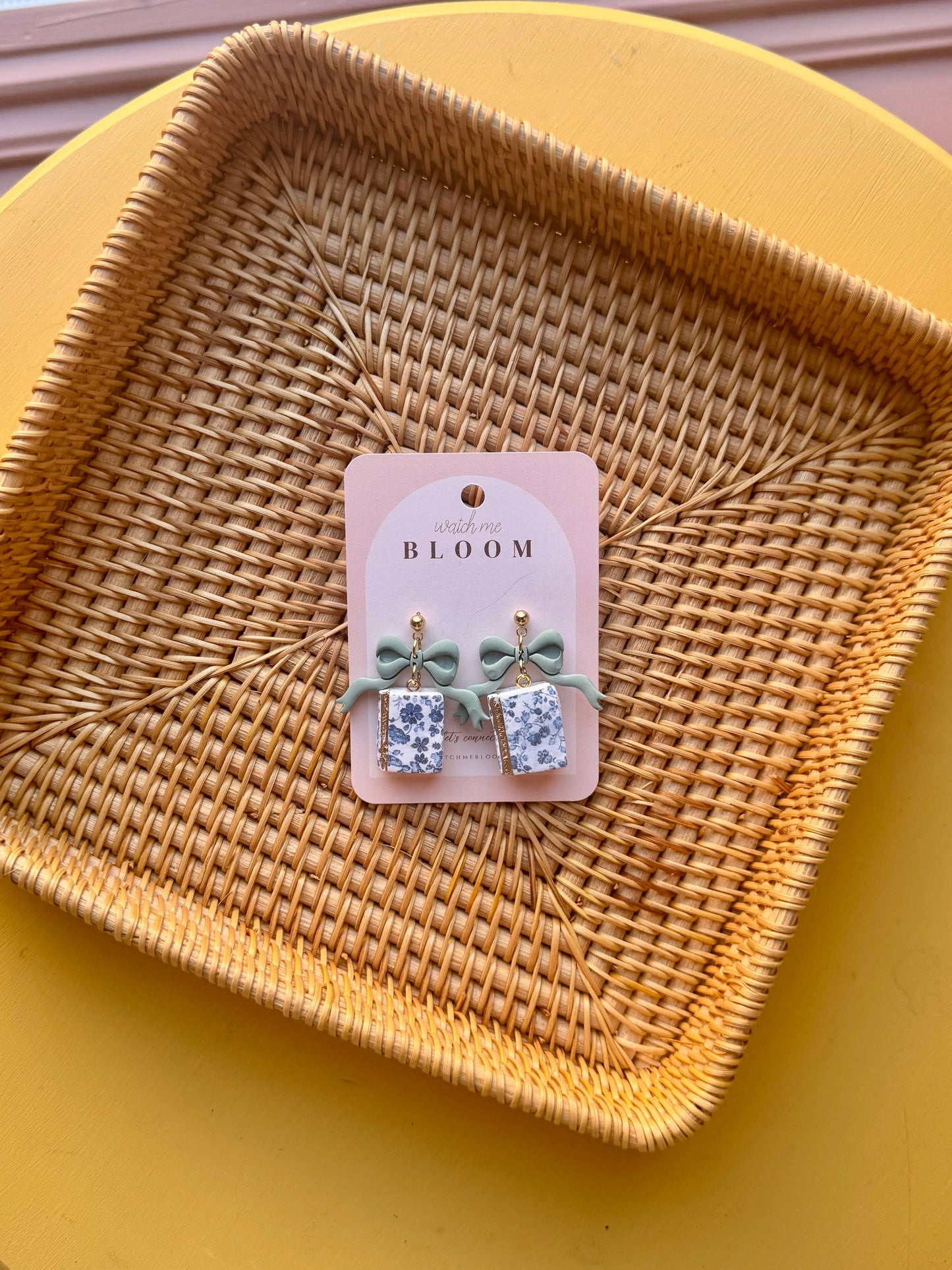 Books with Bows Earrings