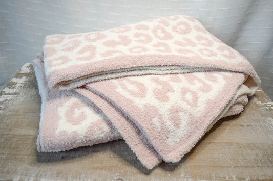 Luxury Cozy Leopard Print Throw Blankets in Pink/Ivory