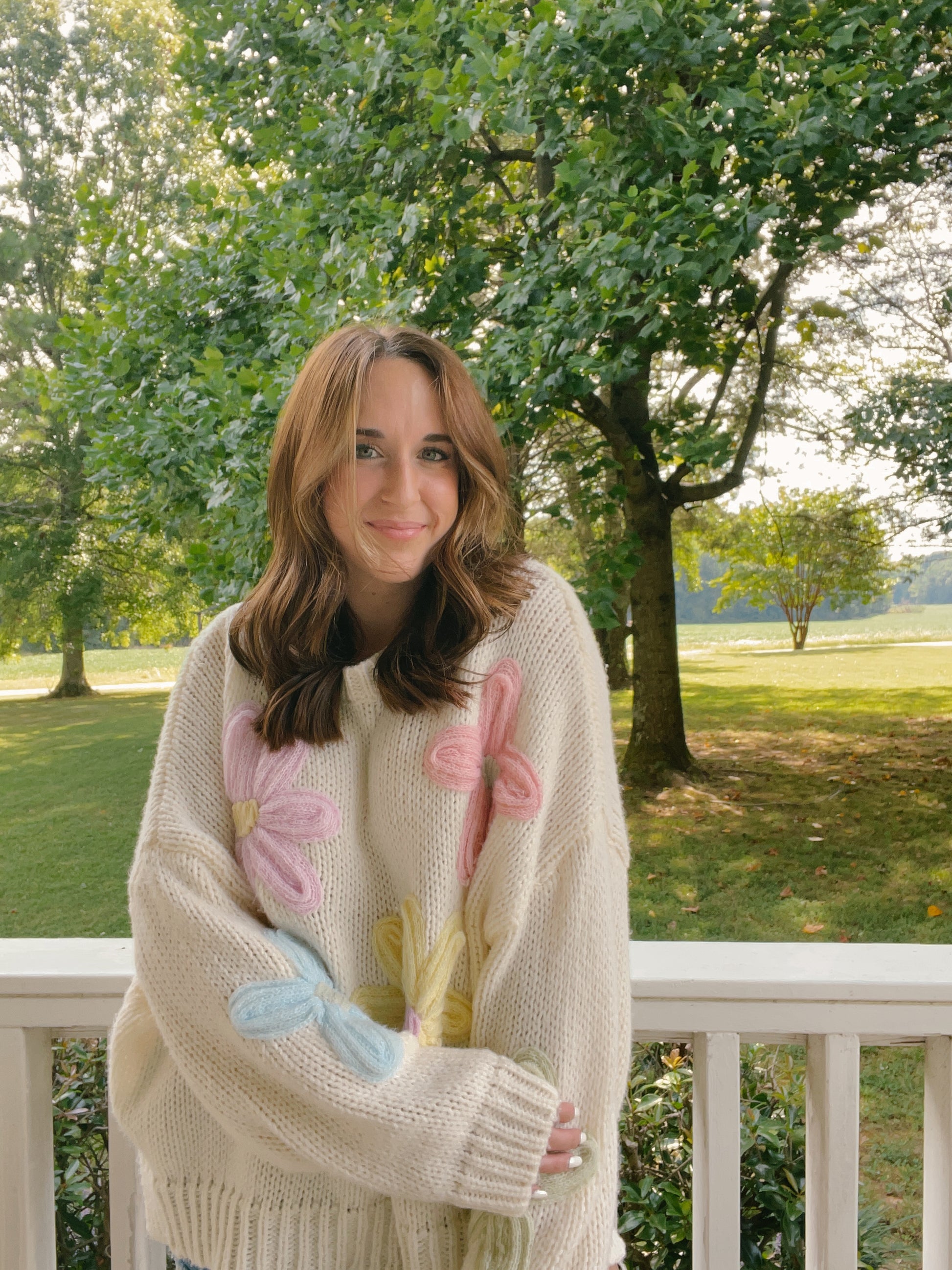 Embroidered Daisy Floral Oversized Sweater Ivory