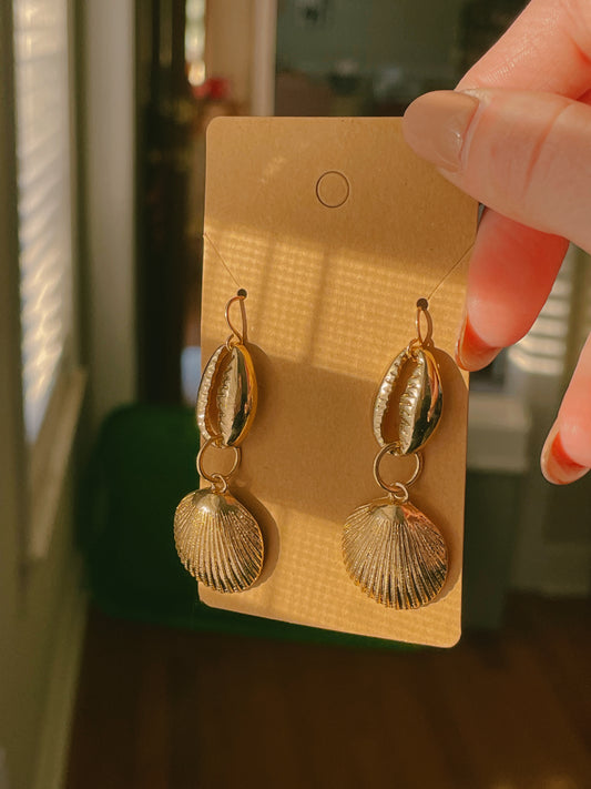 Puka Shell Dangle Earrings – Gold